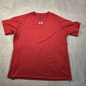 Under Armour Red Short Sleeve Tee Size L